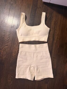 Pale Yellow/Cream Workout Set- size S